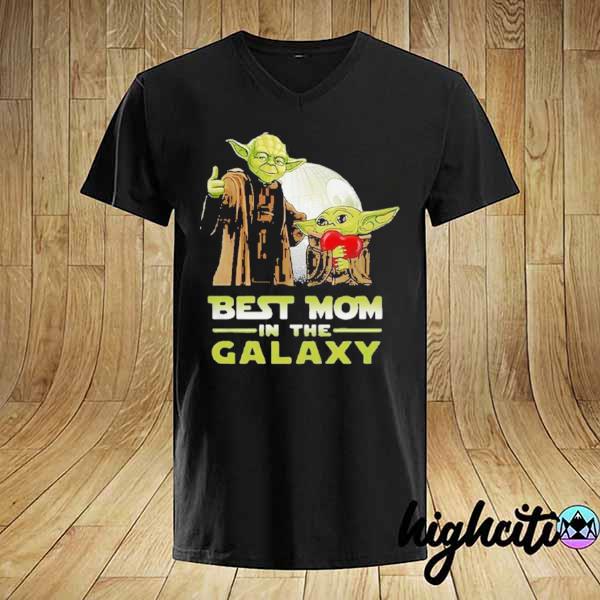 Nice master Yoda and baby Yoda best mom in the galaxy Star wars shirt